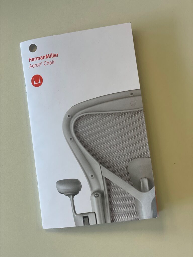 liquidation_herman_miller_Aeron_chair_fuchsliq_12